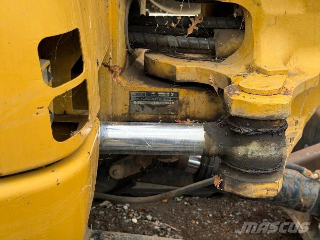 CAT CP 44 单轮压路机