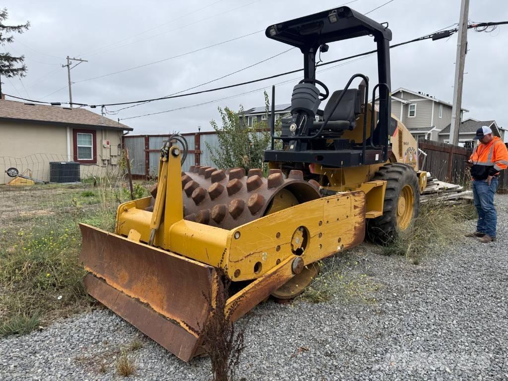 CAT CP 44 单轮压路机