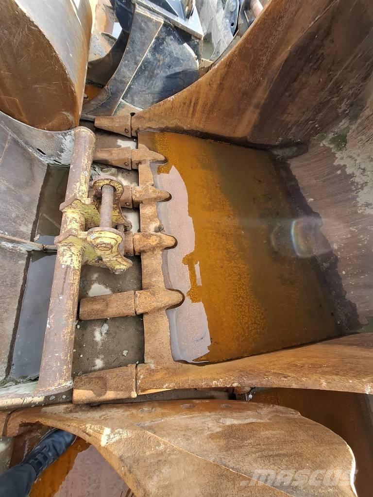 Komatsu PC 700 LC-11 履带挖掘机