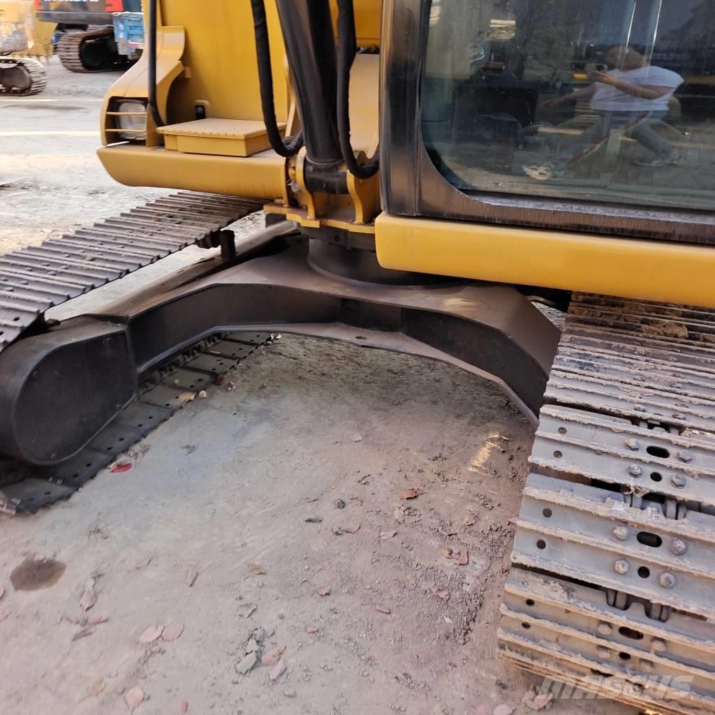 CAT 307 D 中型挖掘机