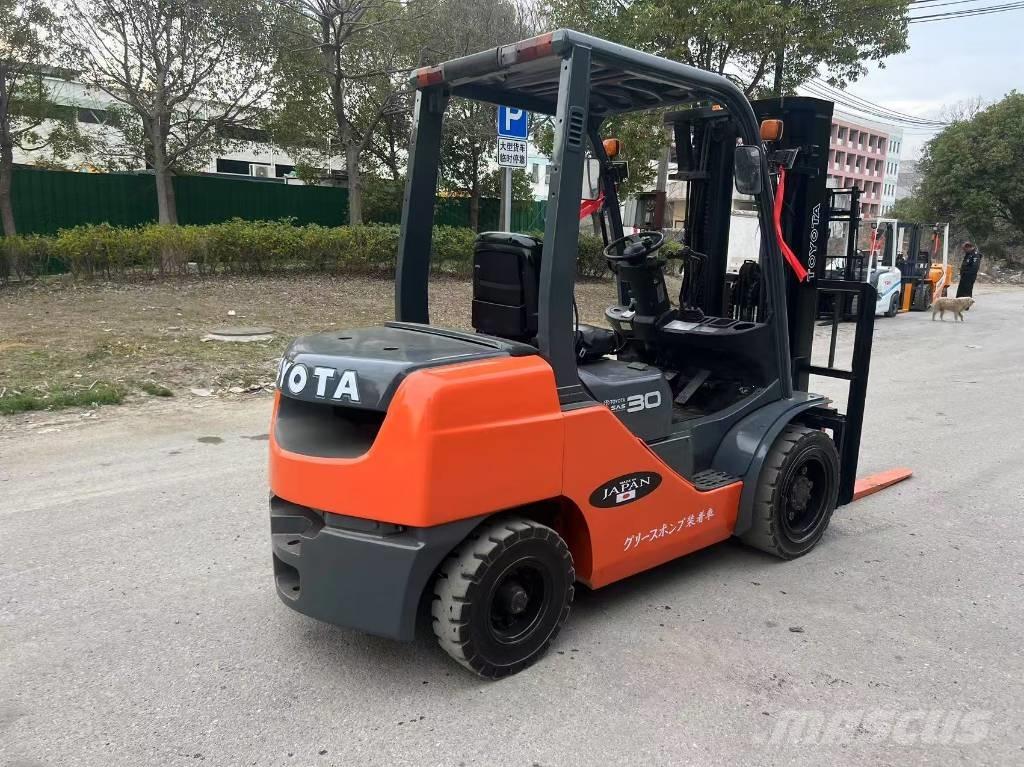 Toyota 3t 柴油叉车