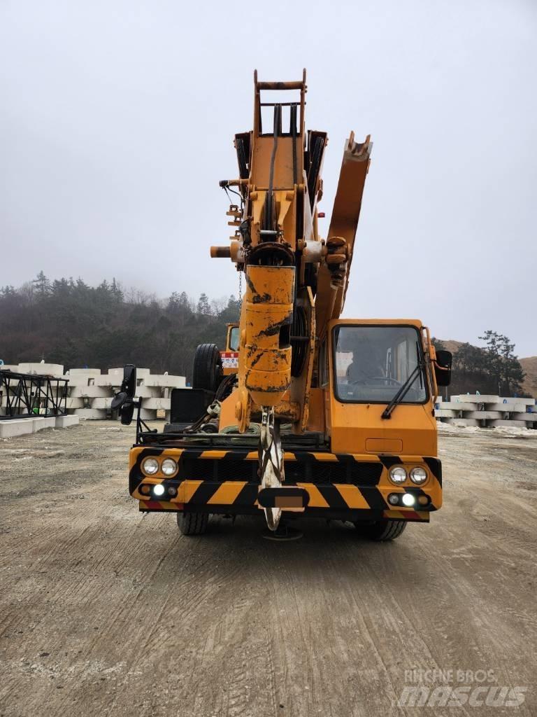 Hyundai HC 50 全地面起重机︳移动式起重机