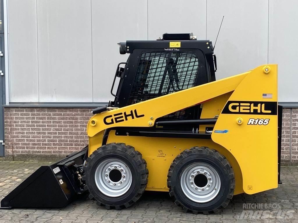 Gehl R165 滑移装载机