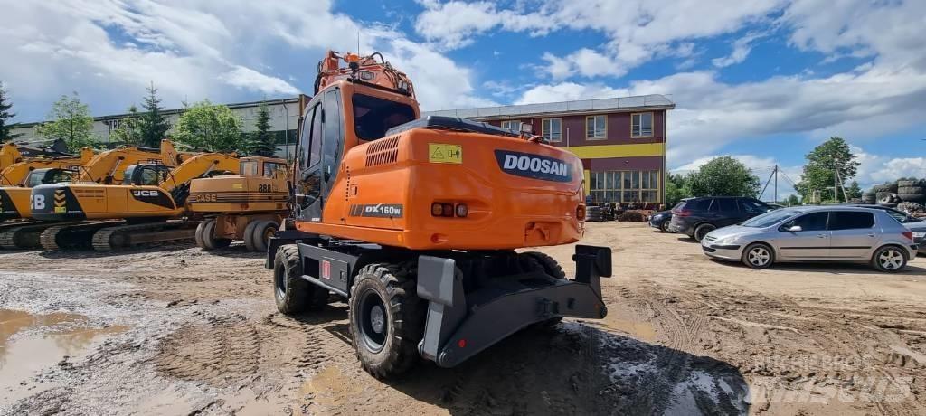 Doosan DX 160 W 轮式挖掘机