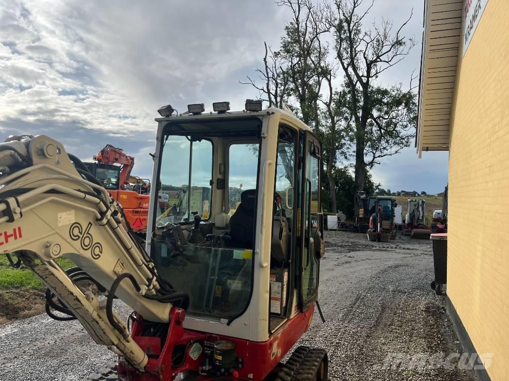 Takeuchi TB 225 小型挖掘机