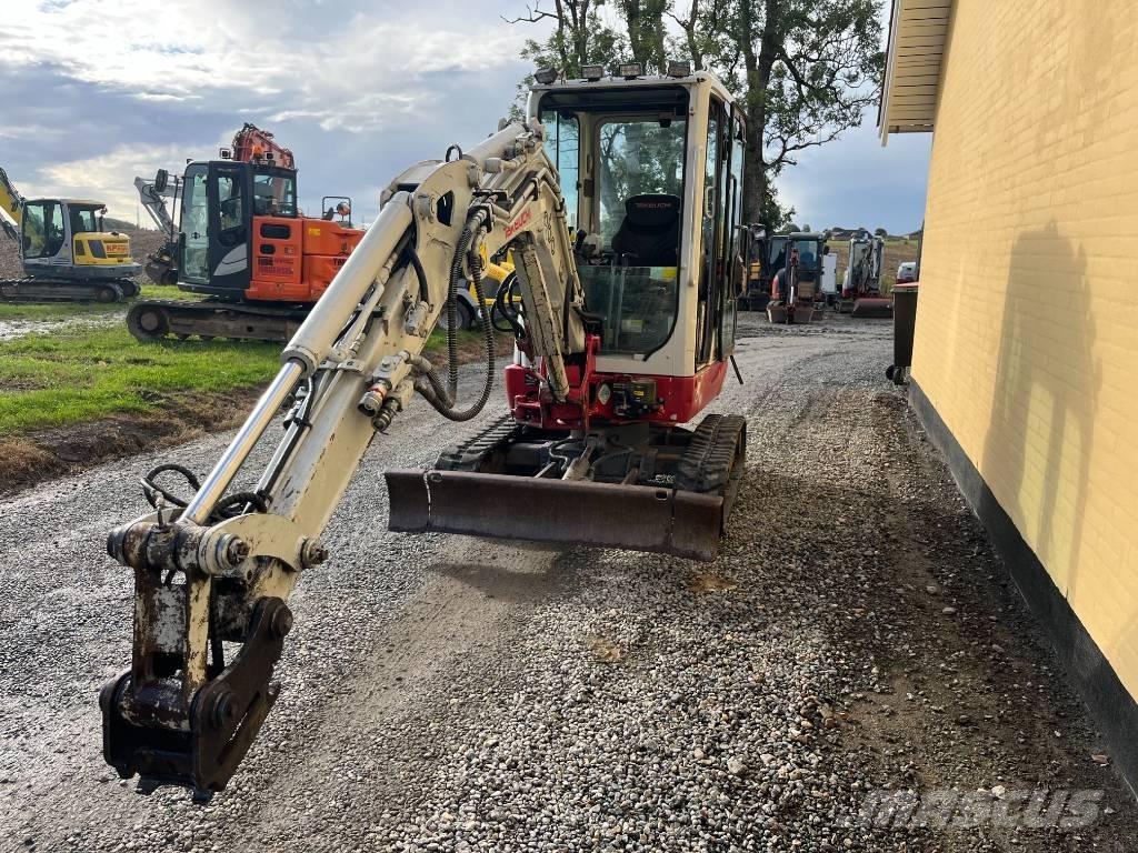 Takeuchi TB 225 小型挖掘机