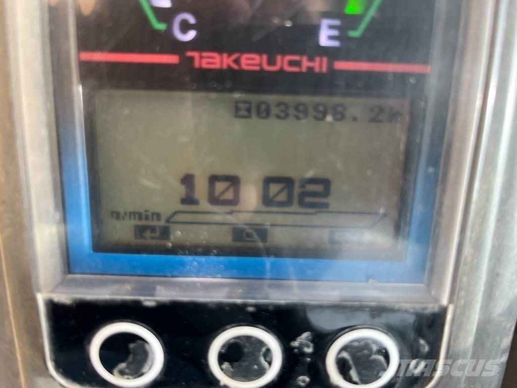 Takeuchi TB 225 小型挖掘机