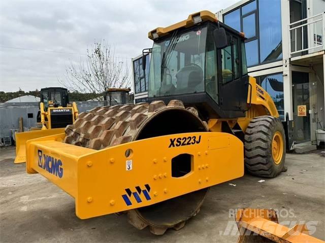 XCMG XS 223 J 单轮压路机