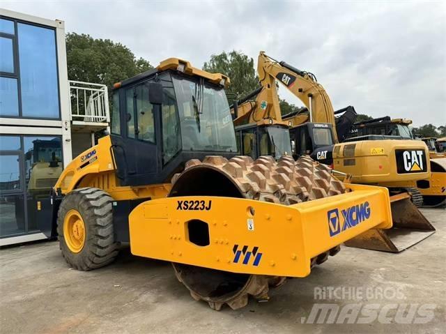 XCMG XS 223 J 单轮压路机