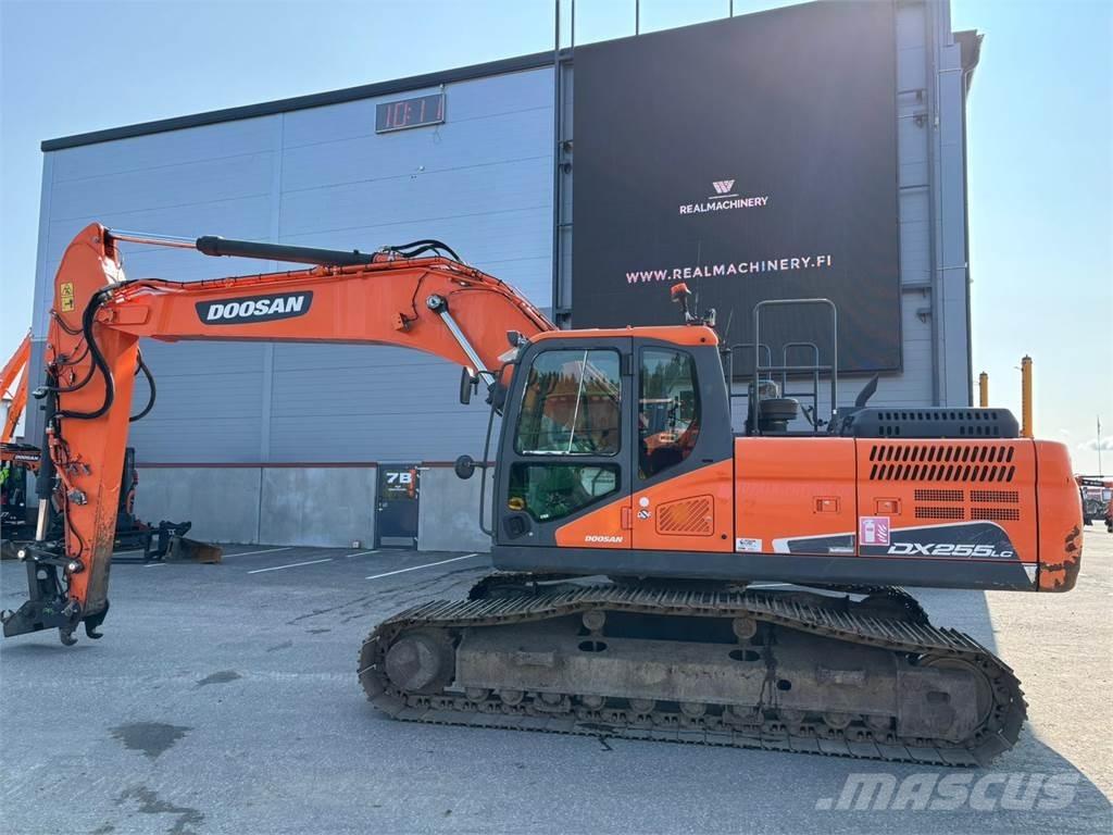Doosan DX255LC-5 履带挖掘机