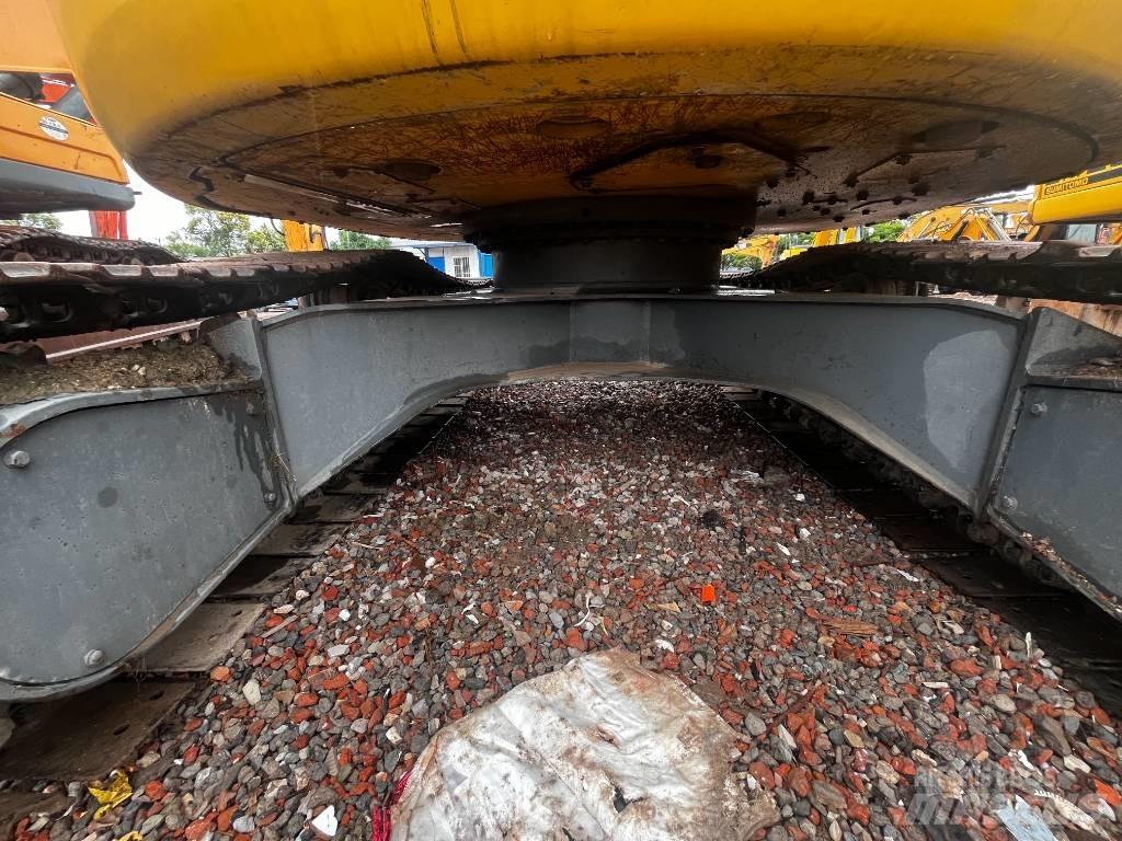 Komatsu PC 138 US 履带挖掘机