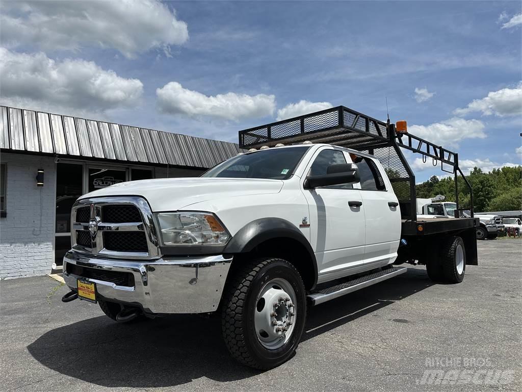 RAM 5500 平板栏板货车