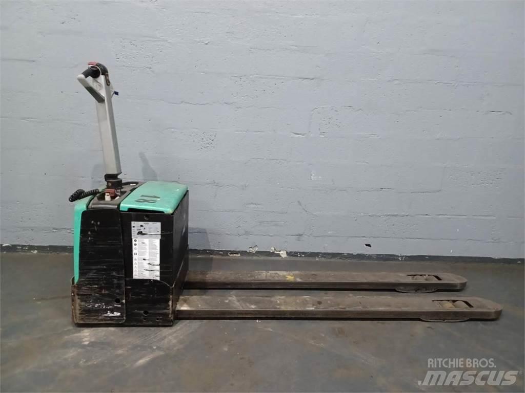 CAT NPP20M 手推堆垛车