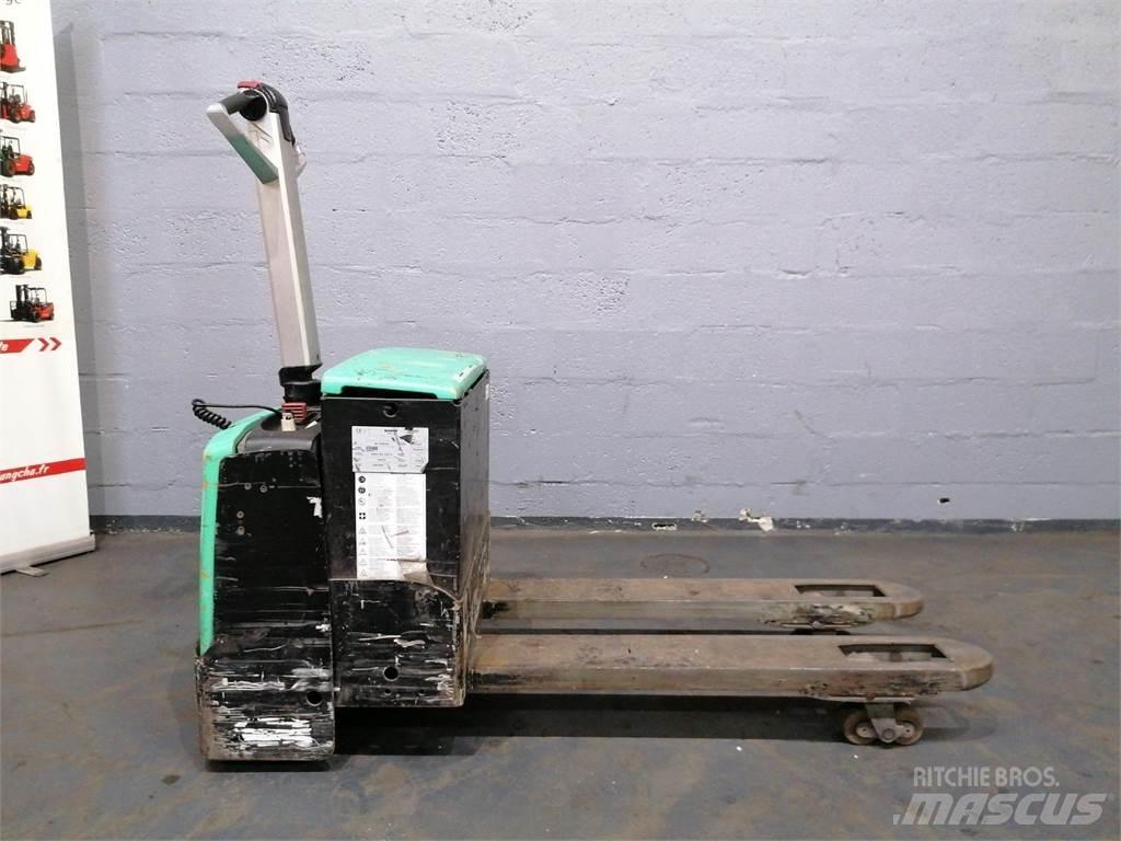 CAT NPP20M 手推堆垛车