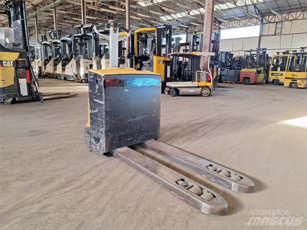 CAT NPP20N 手推堆垛车