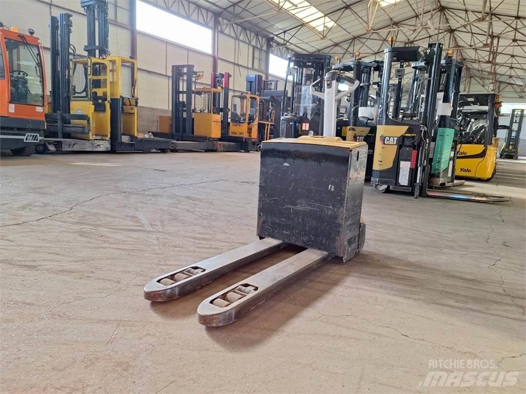 CAT NPP20N 手推堆垛车
