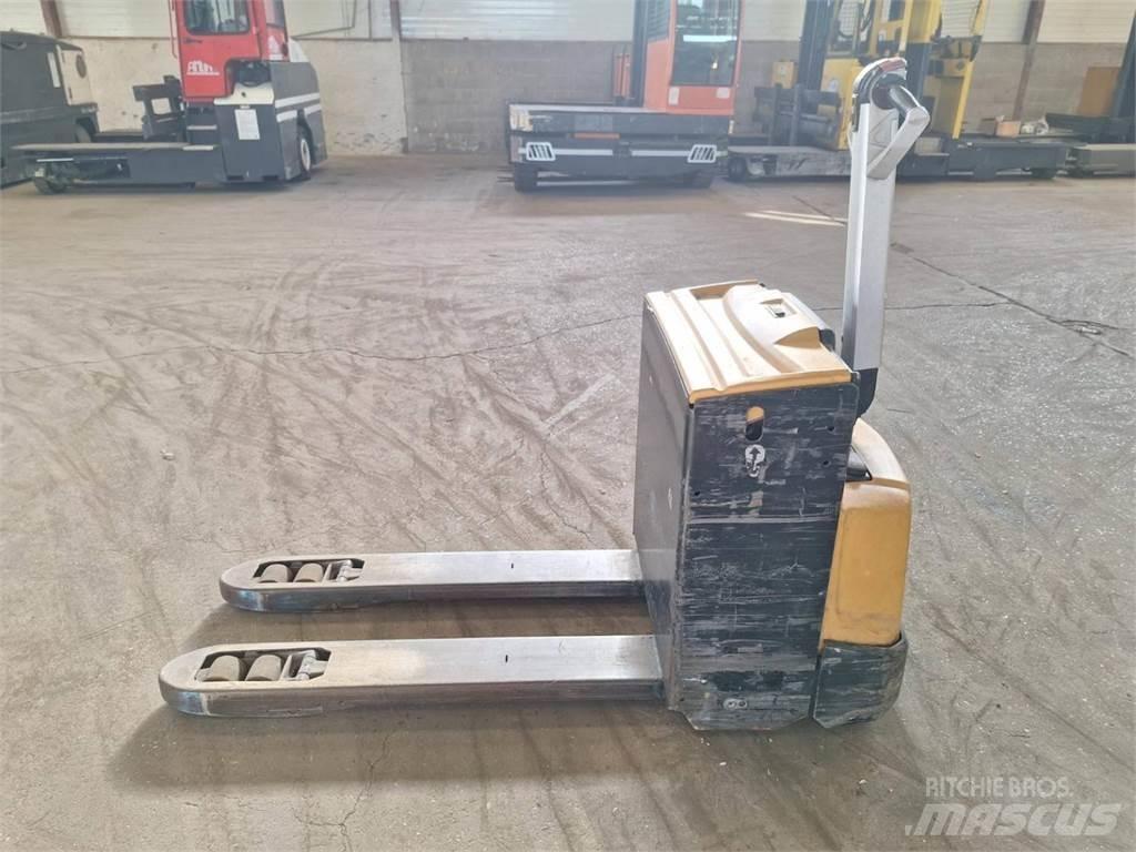 CAT NPP20N 手推堆垛车