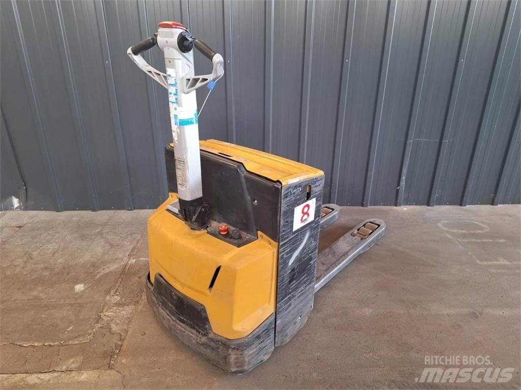 CAT NPP20N2 手推堆垛车