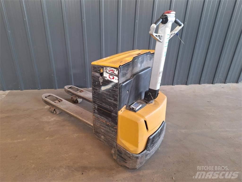 CAT NPP20N2 手推堆垛车