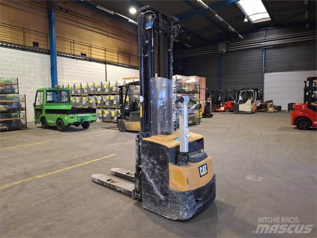 CAT NSP16N2 手推堆垛车