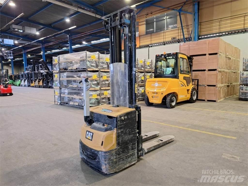 CAT NSP16N2 手推堆垛车