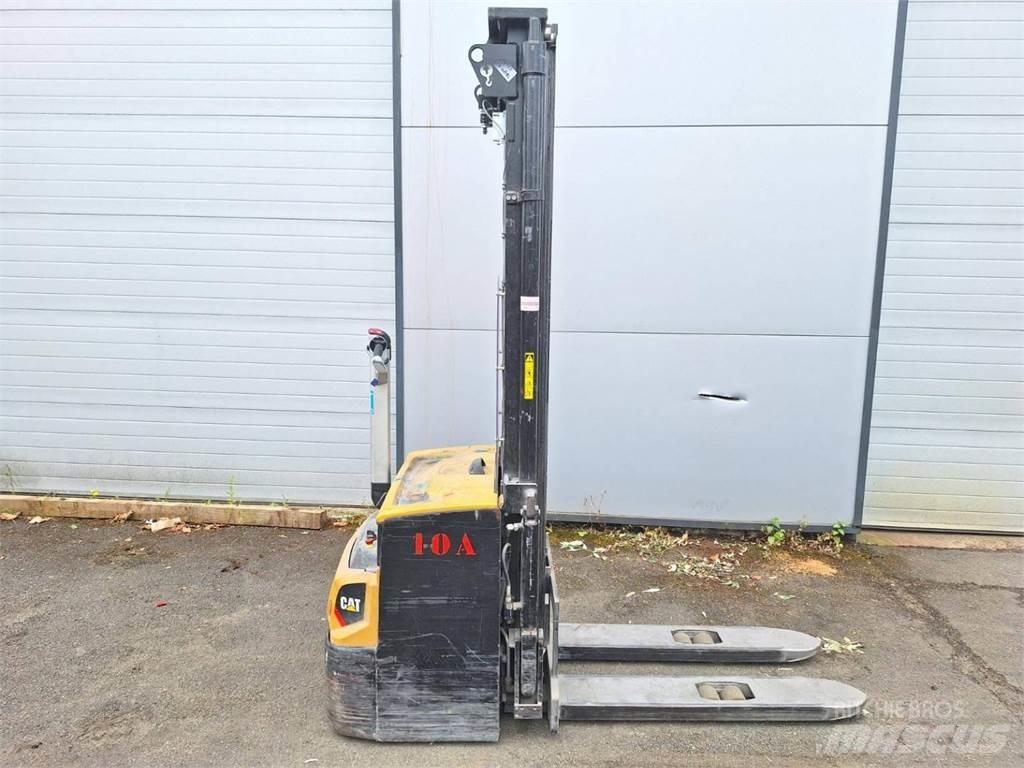 CAT NSP16N2 手推堆垛车