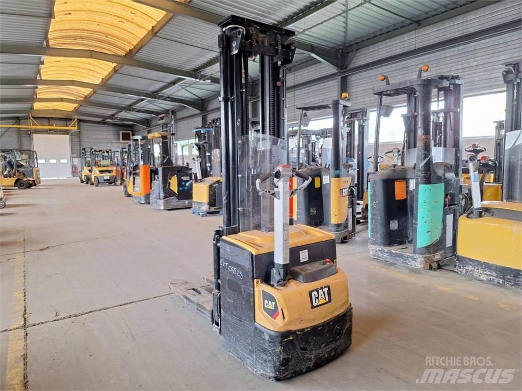 CAT NSP16N2 手推堆垛车
