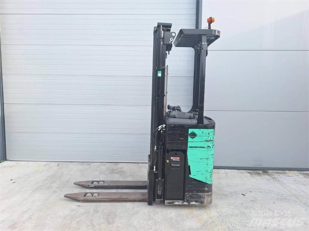 CAT NSR16N 行走式堆垛机