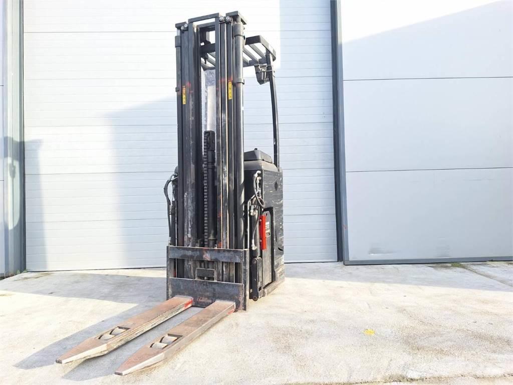 CAT NSR16N 行走式堆垛机