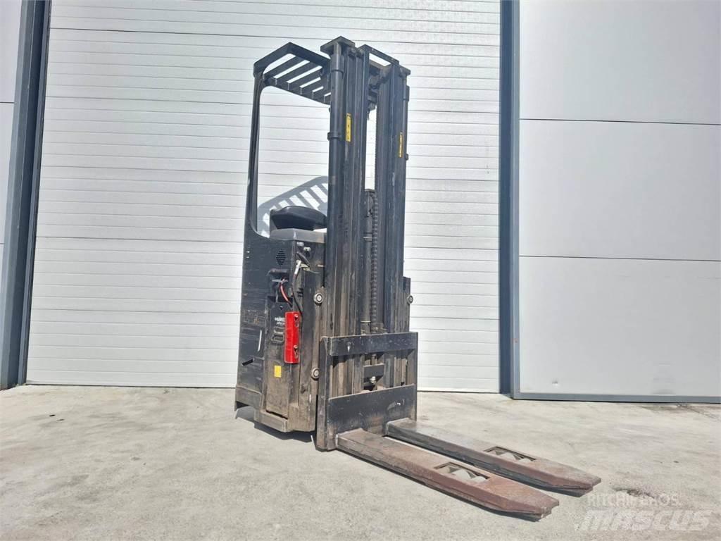 CAT NSR16NI 行走式堆垛机