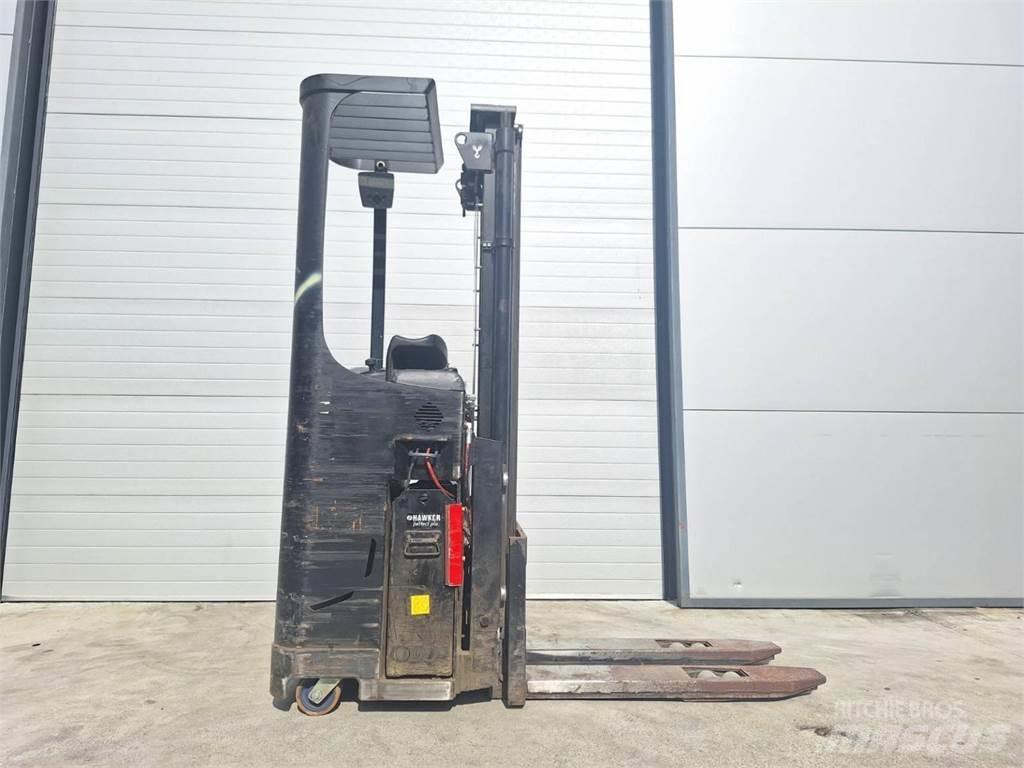CAT NSR16NI 行走式堆垛机
