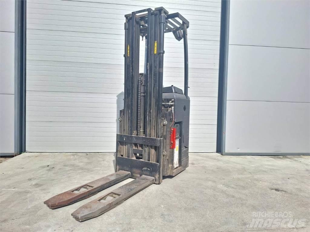 CAT NSR16NI 行走式堆垛机