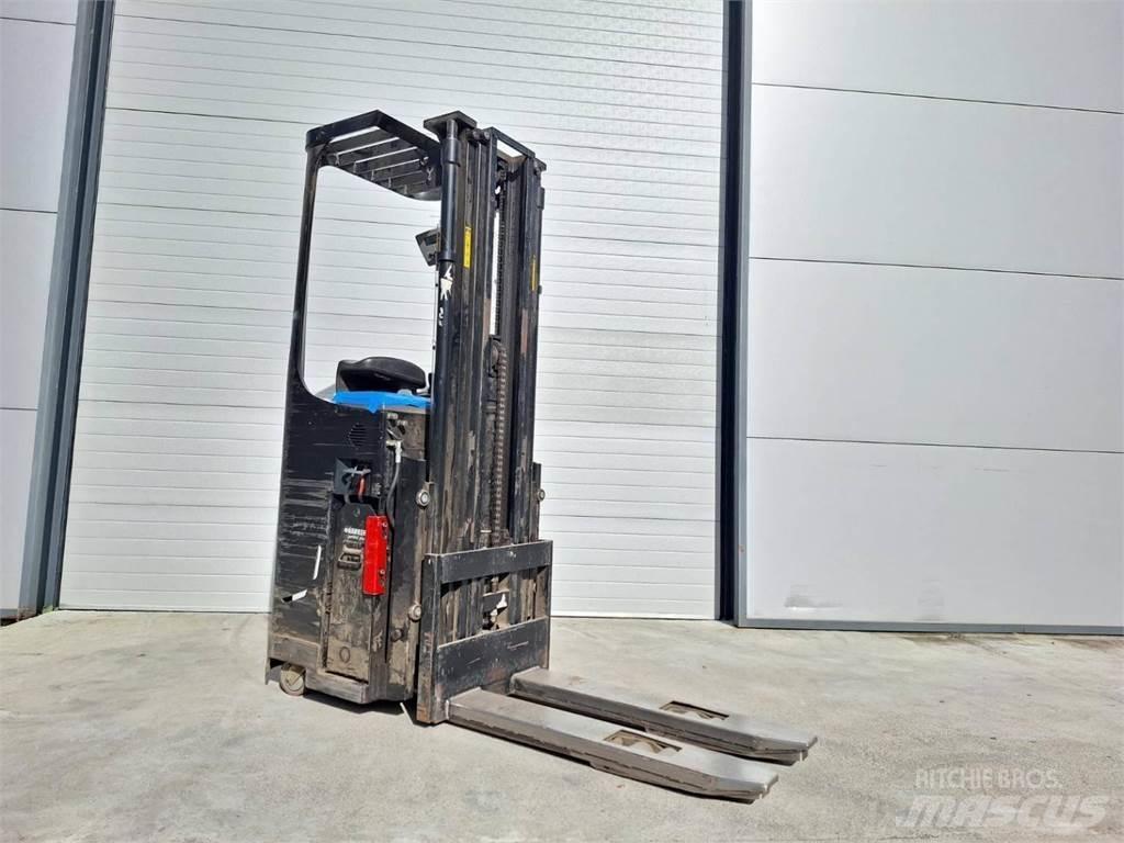 CAT NSR16NI 行走式堆垛机