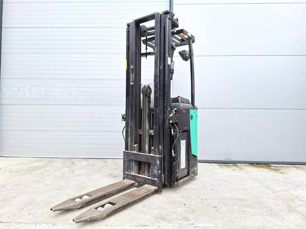 CAT NSR20N 行走式堆垛机