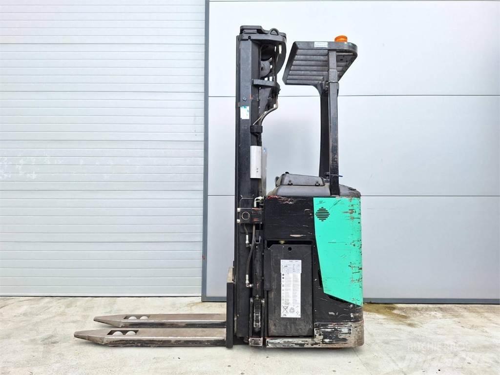 CAT NSR20N 行走式堆垛机