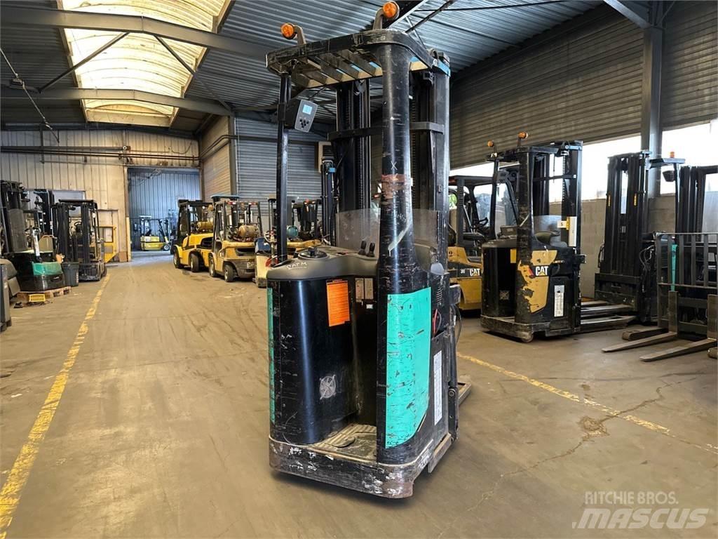 CAT NSR20N 行走式堆垛机