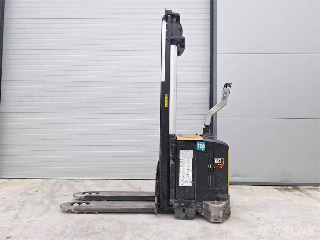 CAT NSV16Ni 手推堆垛车
