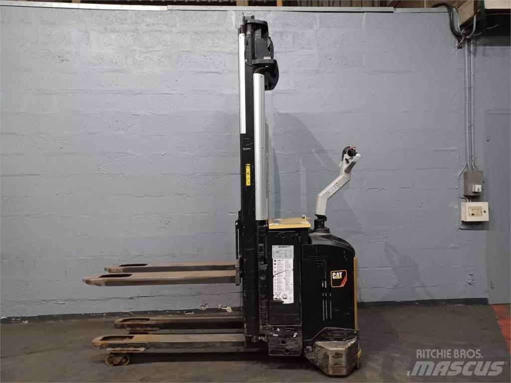 CAT NSV16Ni 手推堆垛车