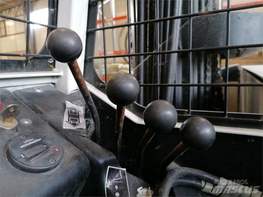 Combilift ESA30 侧卸式铲车