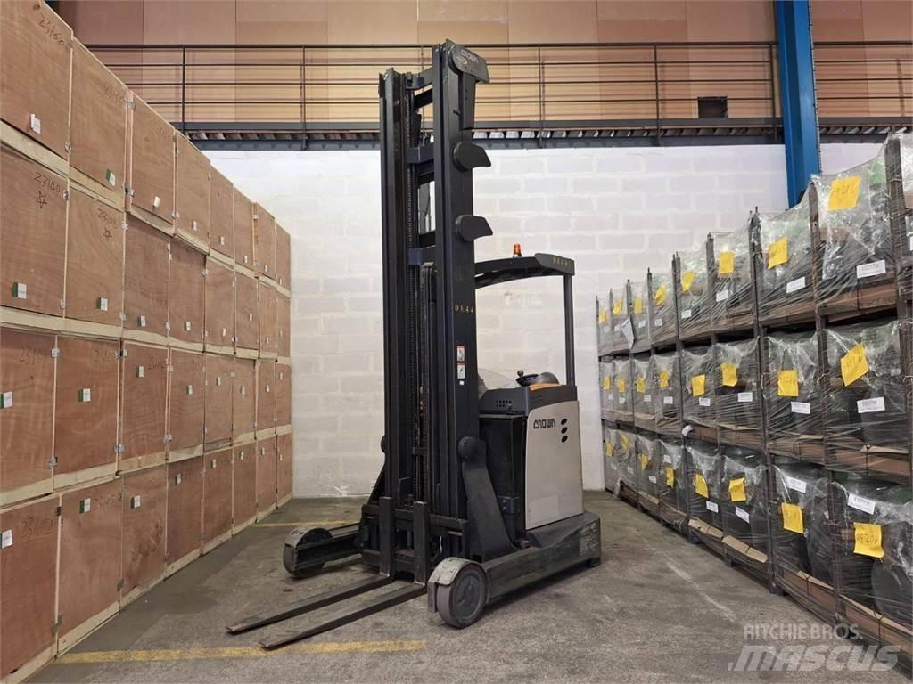 Crown ESR 5260 前移式叉车