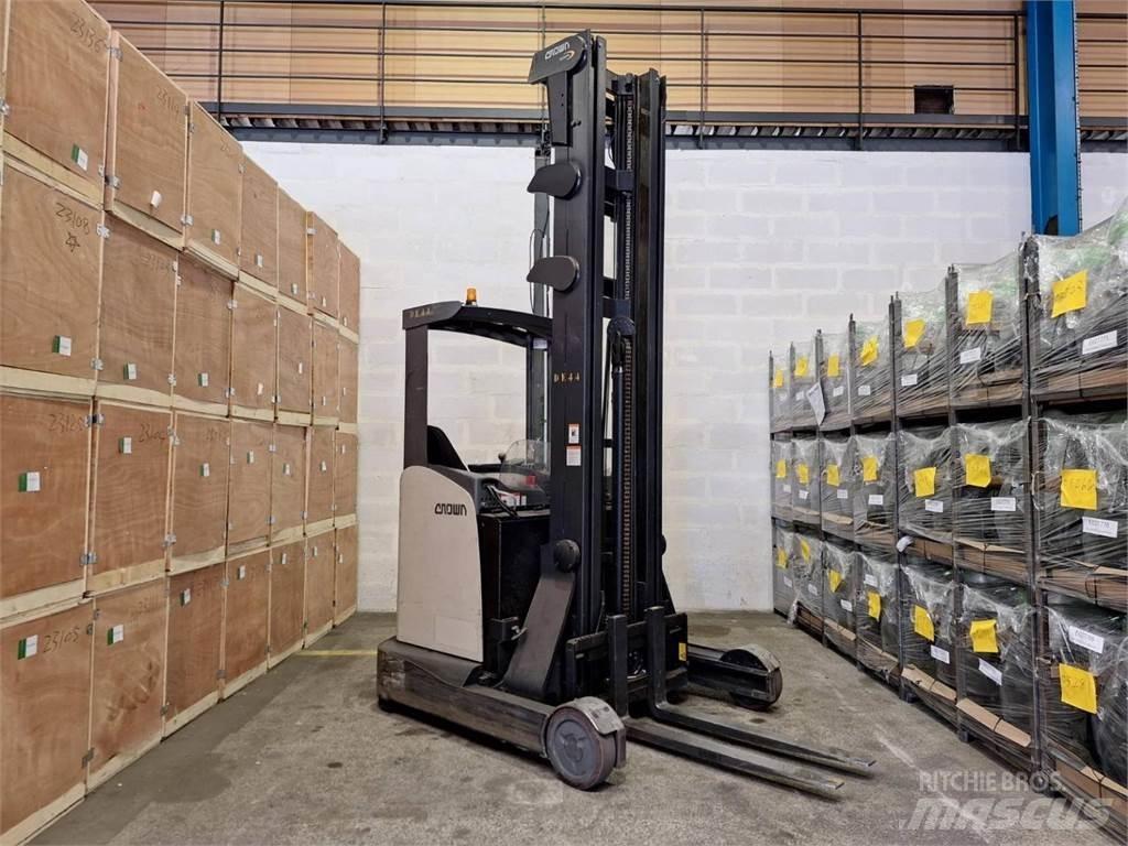 Crown ESR 5260 前移式叉车