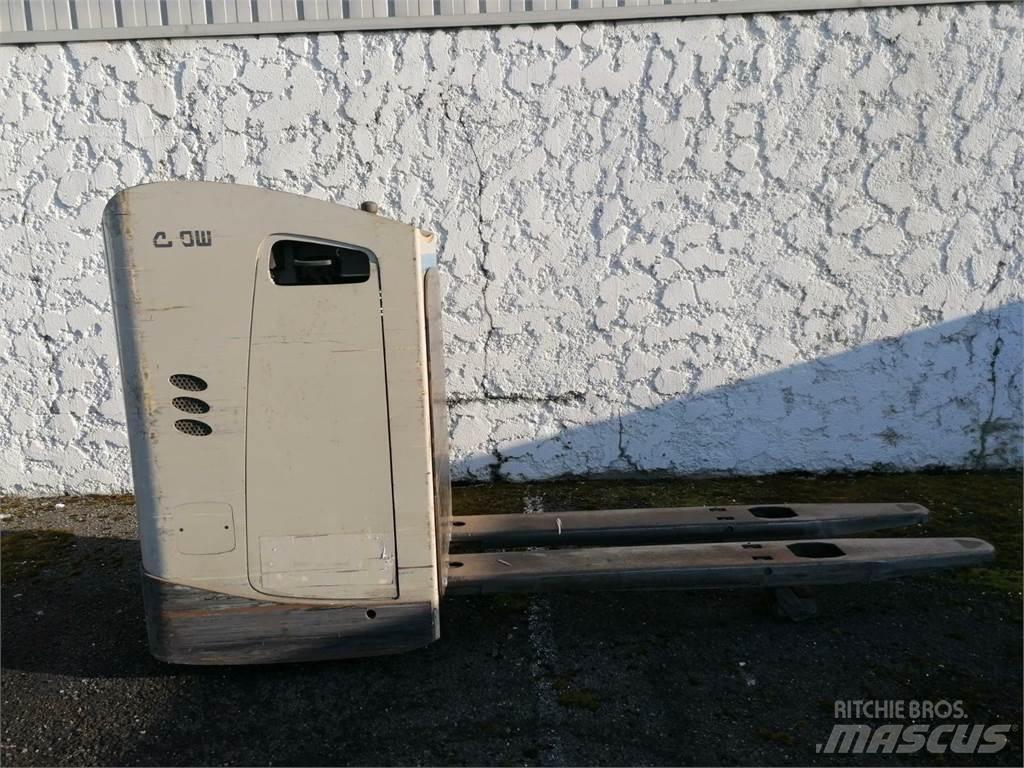 Crown RT4000 行走式堆垛机