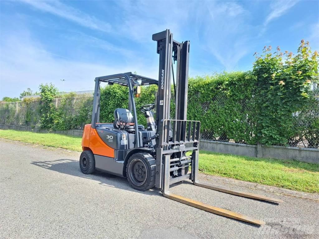Doosan D30S 5 其他叉车