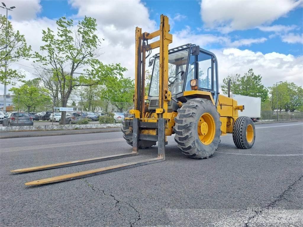JCB 930-2 越野叉车|叉装车