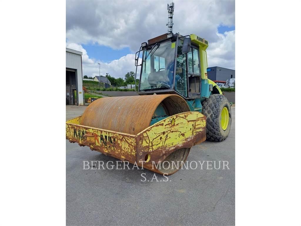 Ammann ASC130D 土壤压实机