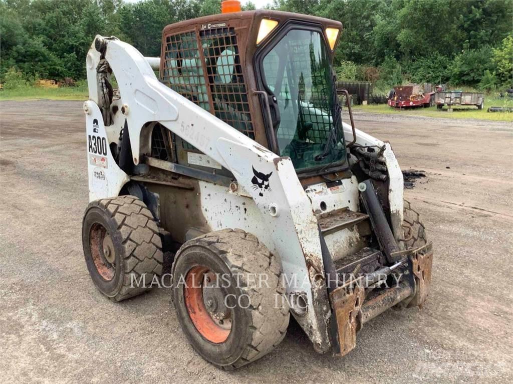 Bobcat A300 滑移装载机