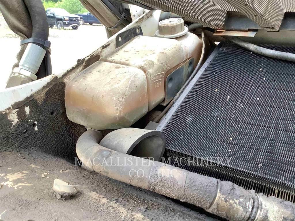 Bobcat A300 滑移装载机