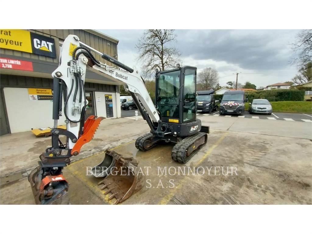 Bobcat E27 履带挖掘机