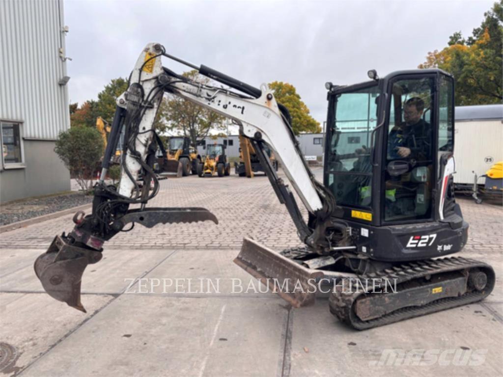 Bobcat E27 履带挖掘机