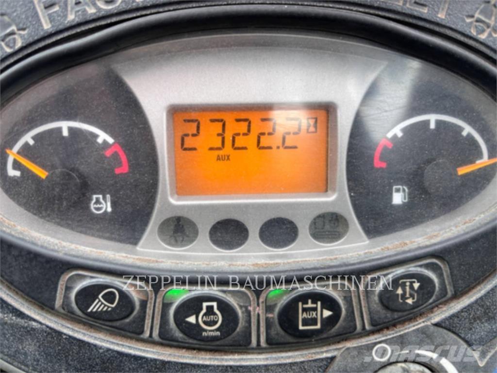 Bobcat E27 履带挖掘机